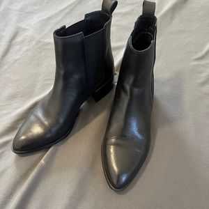 Floyd leather pointed toe heeled boots size US6